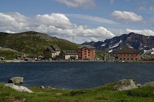 Przełęcze alpejskie Szwajcarii – Gotthard, Simplon, Furka i inne